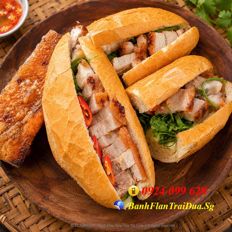 Bánh mì sườn chả pate Sài Gòn ngon nổi tiếng - Đặc sản đường phố