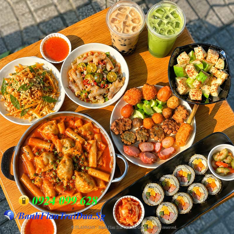 Đại tiệc các món ăn vặt Sài Gòn: cá viên chiên, chân gà sả tắc, tokbokki, kimbap